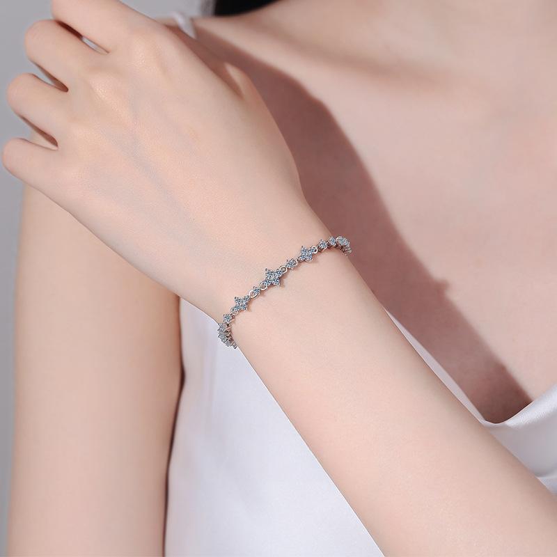 Bracelet with 1.38 Carat Moissanite Stones in Elegant Sterling Silver Featuring Floral Motifs