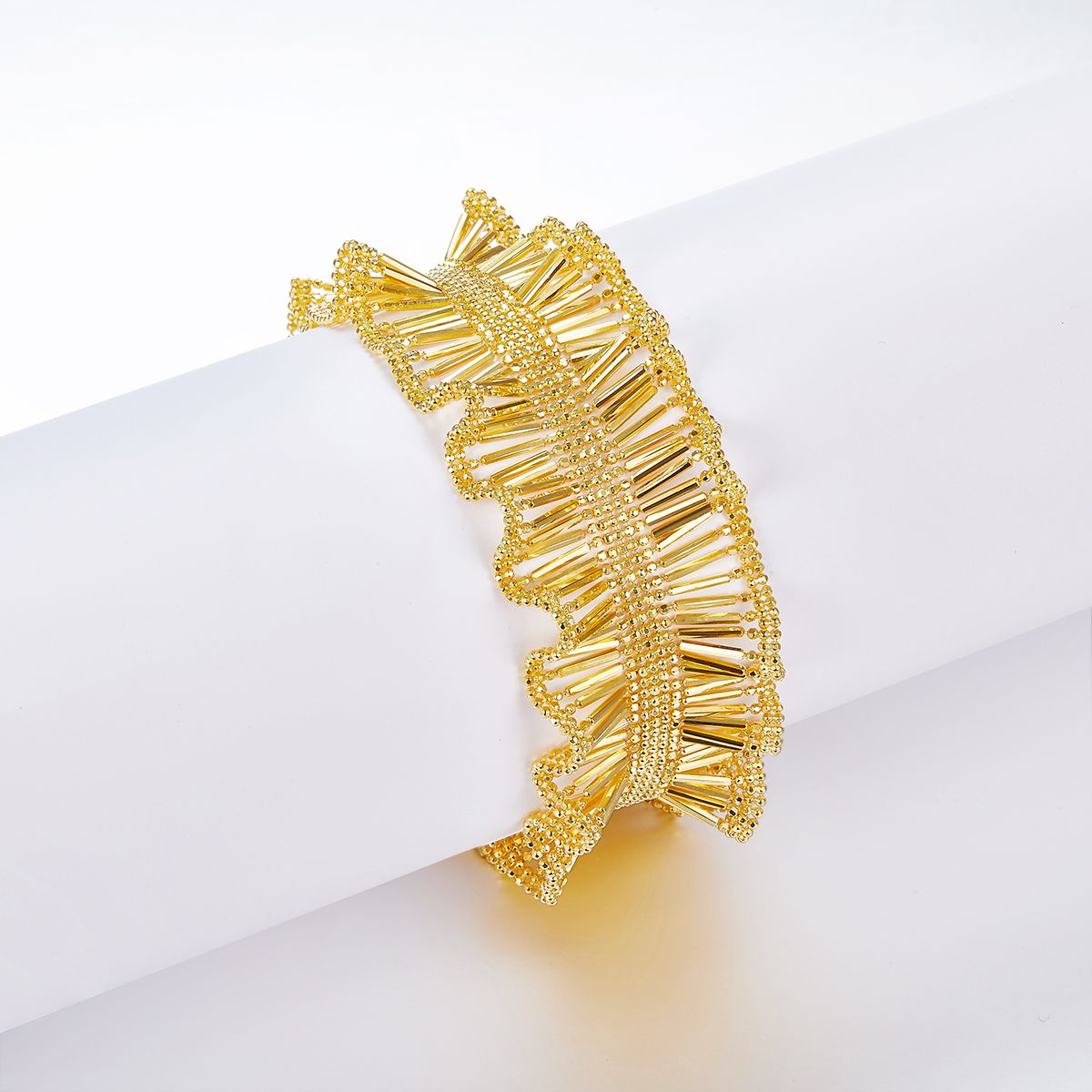 Lace-Woven Scalloped Statement Bracelet in 925 Sterling Silver